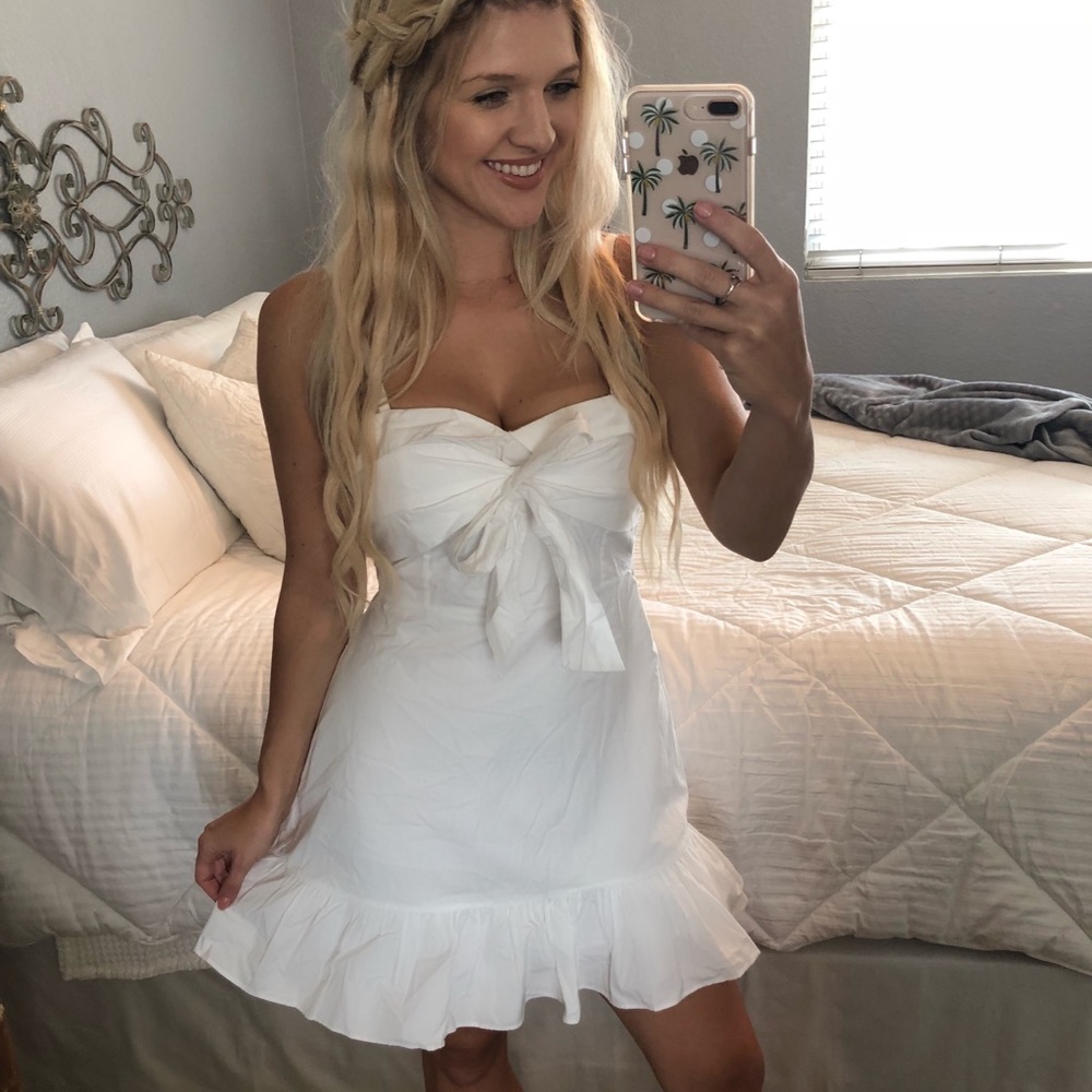 Sweetheart neckline mini dress ✨